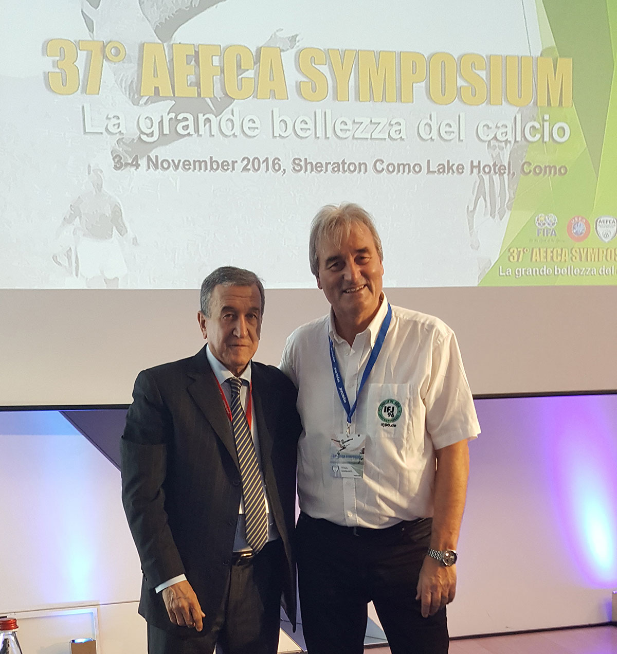 Carlos-Alberto-Parreira hier mit Peter Schreiner auf dem Sysmposium der AEFCA in Como (Italien)